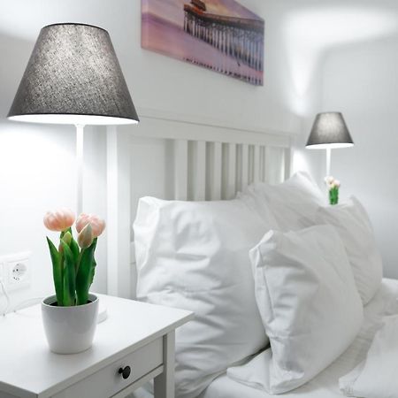 Sleek Minimalist Studio At Inner City Βουδαπέστη Εξωτερικό φωτογραφία