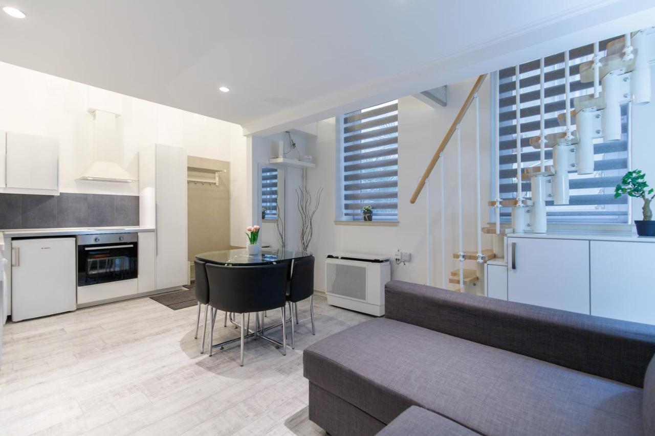 Sleek Minimalist Studio At Inner City Βουδαπέστη Εξωτερικό φωτογραφία