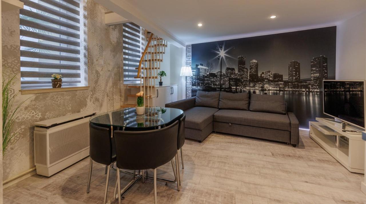 Sleek Minimalist Studio At Inner City Βουδαπέστη Εξωτερικό φωτογραφία