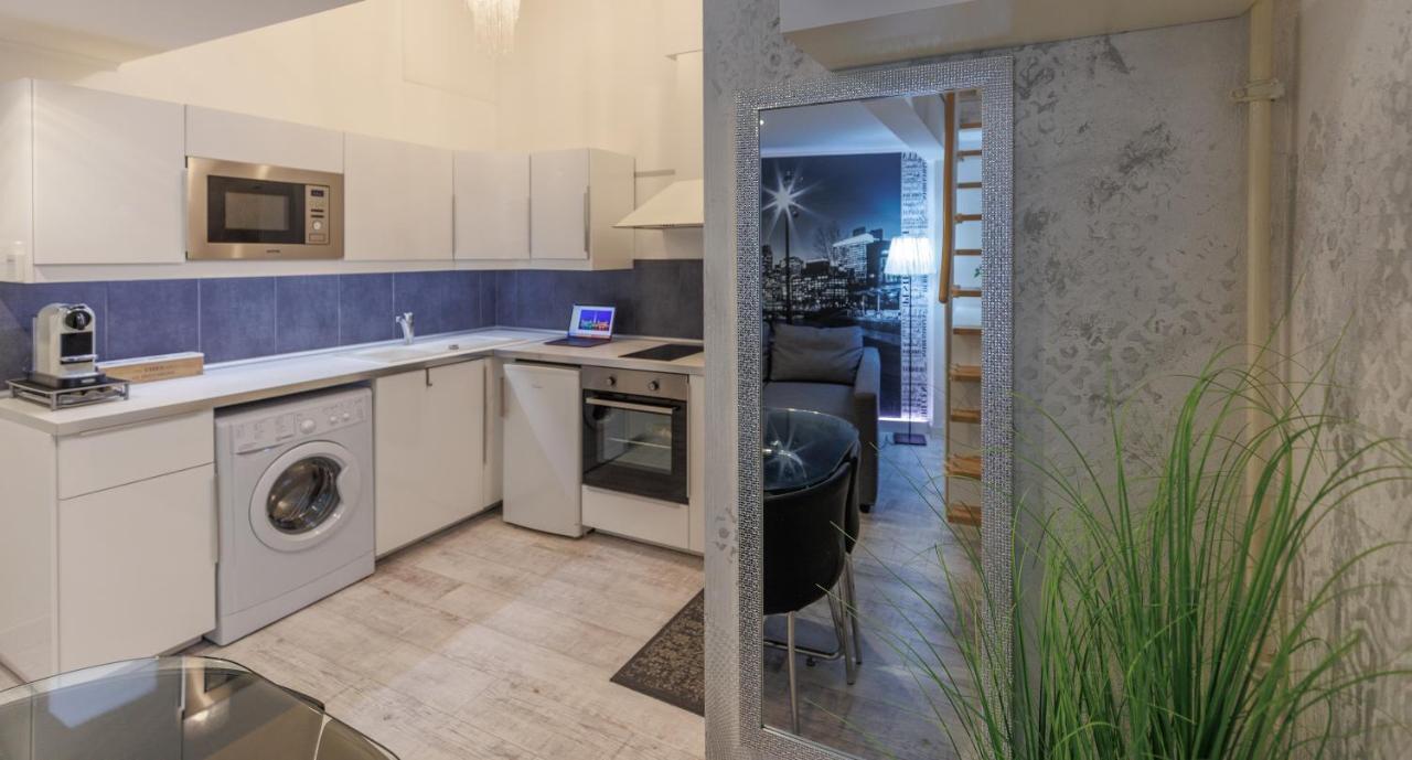 Sleek Minimalist Studio At Inner City Βουδαπέστη Εξωτερικό φωτογραφία