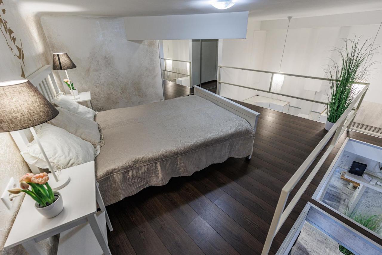 Sleek Minimalist Studio At Inner City Βουδαπέστη Εξωτερικό φωτογραφία