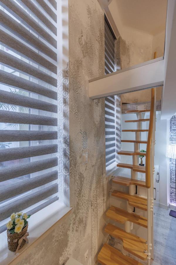 Sleek Minimalist Studio At Inner City Βουδαπέστη Εξωτερικό φωτογραφία