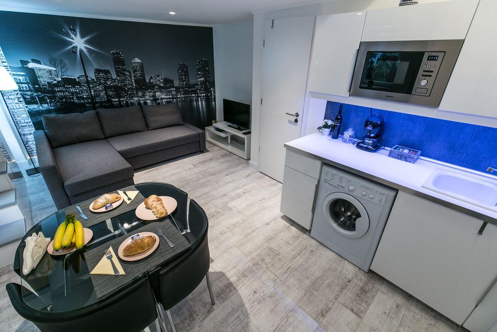 Sleek Minimalist Studio At Inner City Βουδαπέστη Εξωτερικό φωτογραφία
