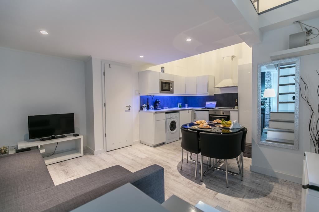 Sleek Minimalist Studio At Inner City Βουδαπέστη Εξωτερικό φωτογραφία