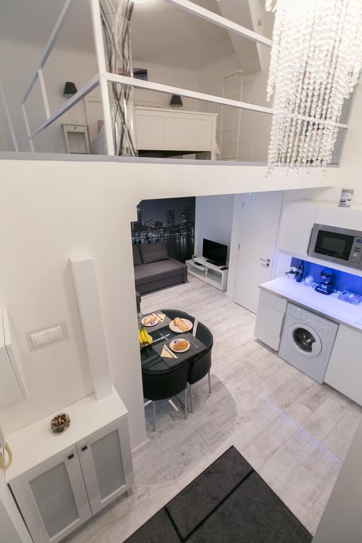 Sleek Minimalist Studio At Inner City Βουδαπέστη Εξωτερικό φωτογραφία