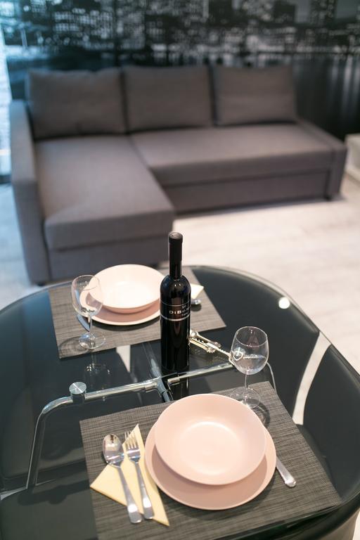 Sleek Minimalist Studio At Inner City Βουδαπέστη Εξωτερικό φωτογραφία