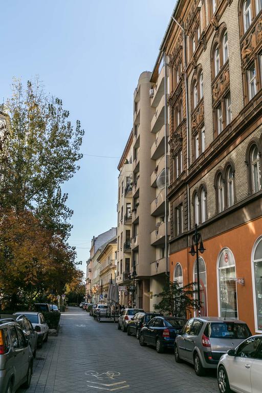 Sleek Minimalist Studio At Inner City Βουδαπέστη Εξωτερικό φωτογραφία