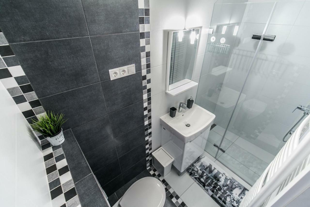 Sleek Minimalist Studio At Inner City Βουδαπέστη Εξωτερικό φωτογραφία